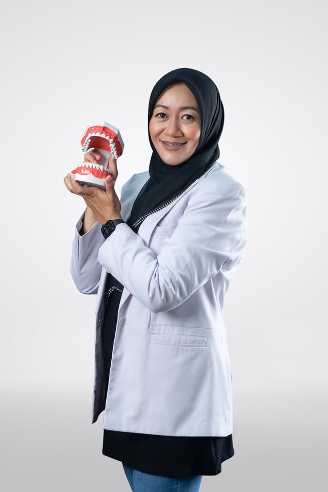 drg. Ika Ratna, Sp.BM